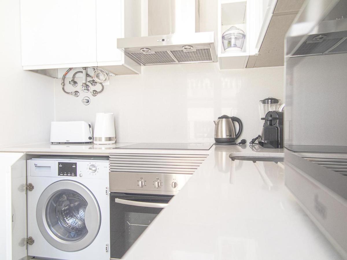 Baixa Chiado 2 Bedroom Duplex Apt With Ac Elevator Lisbon Bagian luar foto