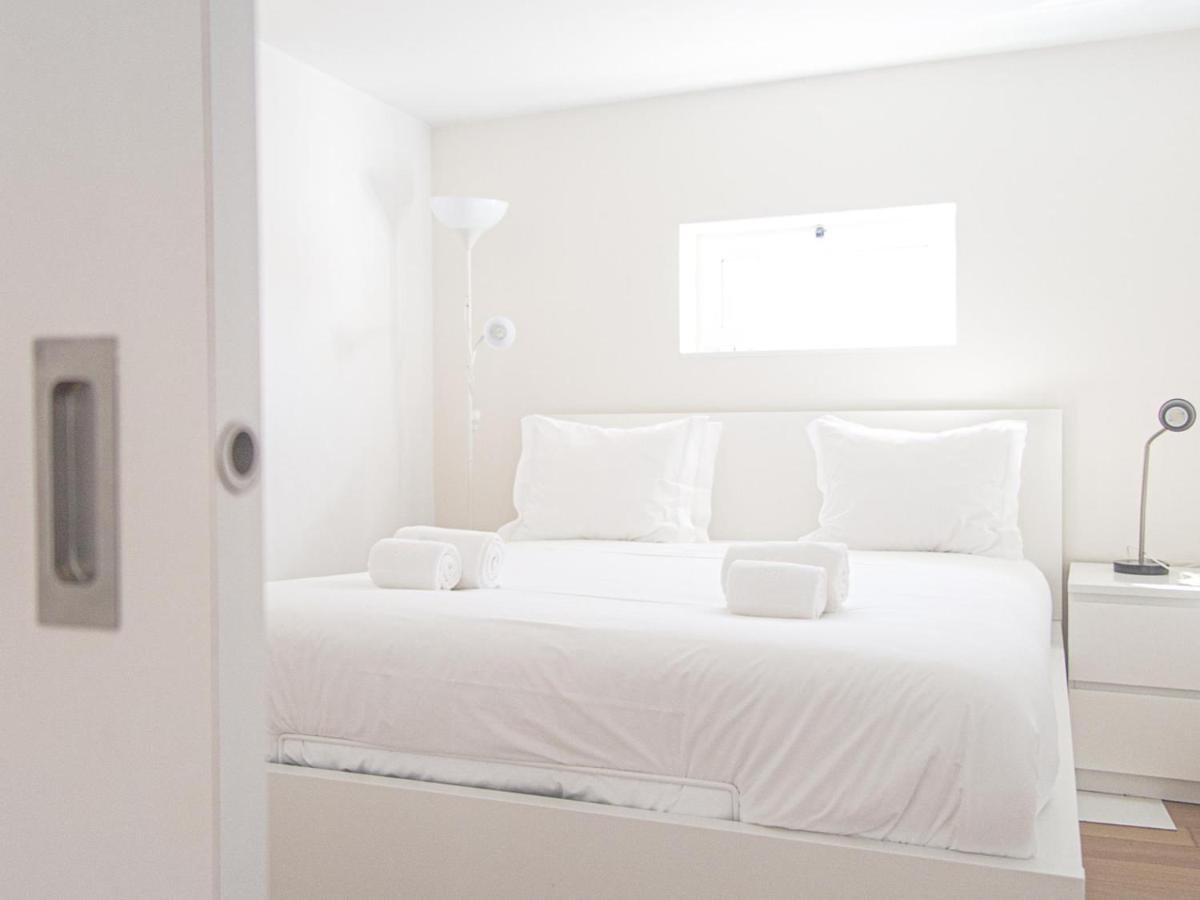 Baixa Chiado 2 Bedroom Duplex Apt With Ac Elevator Lisbon Bagian luar foto